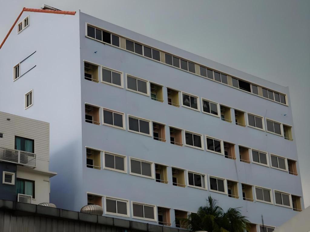 J Two S Pratunam Hotel Bangkok Luaran gambar