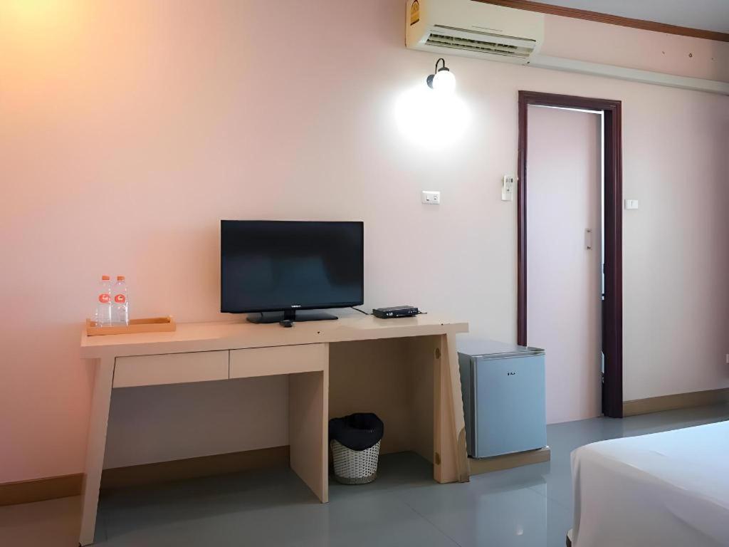 J Two S Pratunam Hotel Bangkok Luaran gambar
