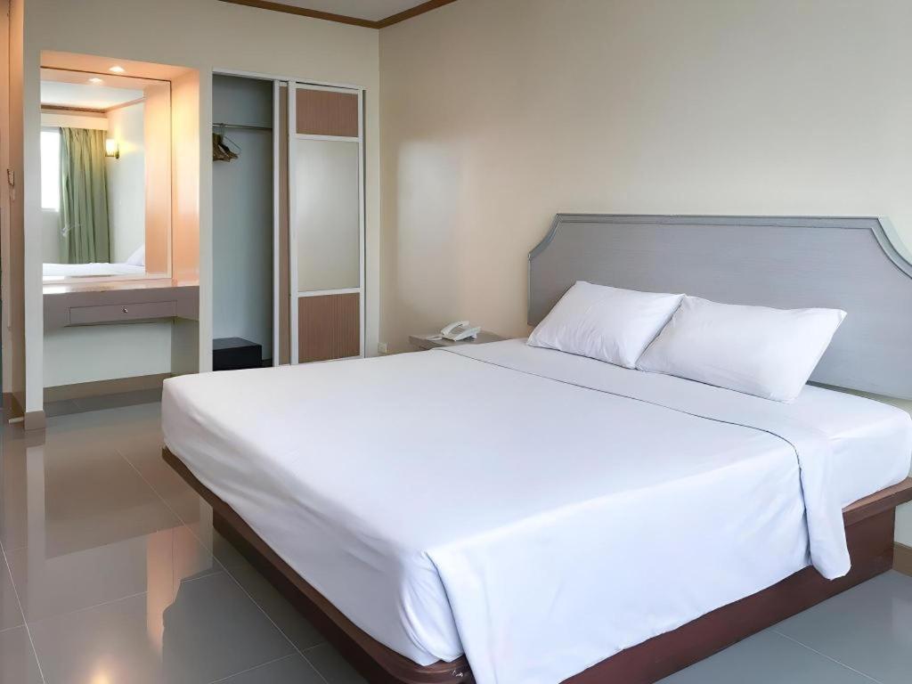 J Two S Pratunam Hotel Bangkok Luaran gambar