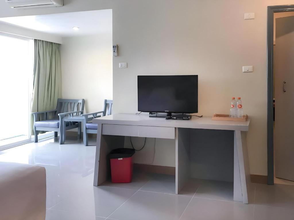 J Two S Pratunam Hotel Bangkok Luaran gambar
