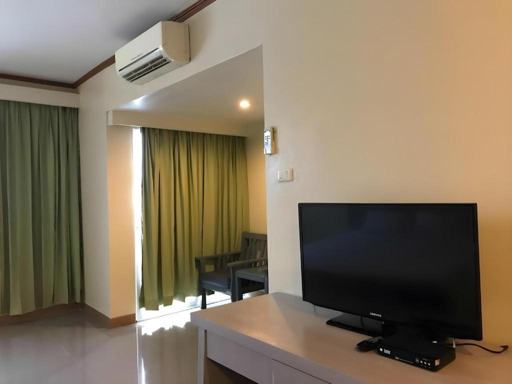 J Two S Pratunam Hotel Bangkok Luaran gambar